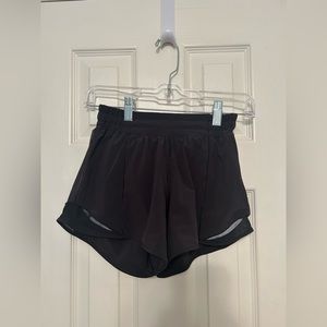 Lululemon Hotty Hot Low-Rise Lined Short 4"